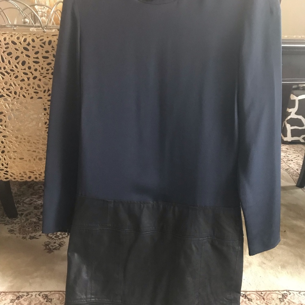 Dresses - Picture 2 of 4